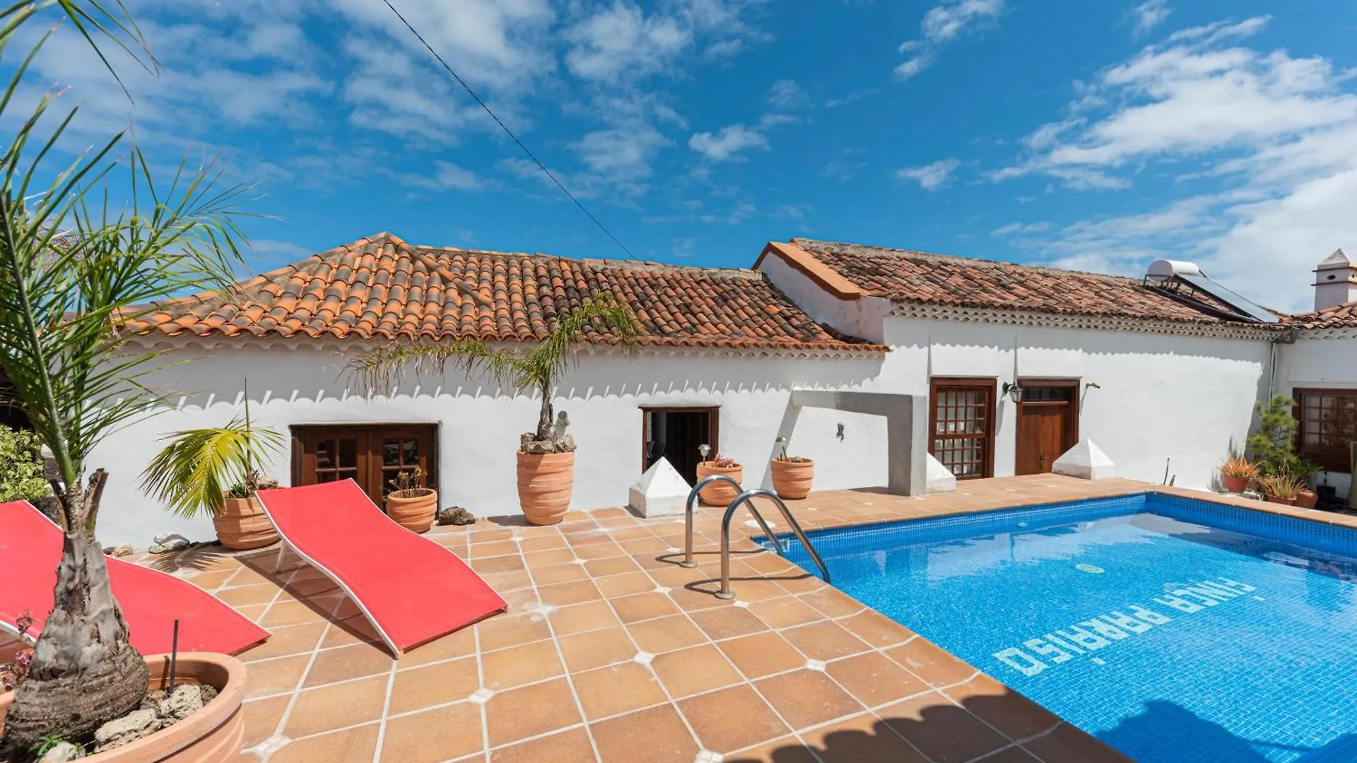 Holidays Tenerife Breakfast Inclusive Wifi Pool Fr La Laguna  Holiday home La Laguna (Tenerife)